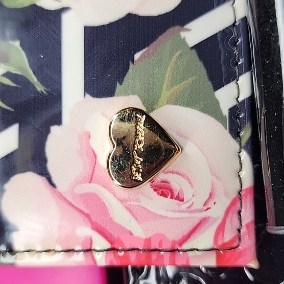 Betsey Johnson Black Leopard w/ Bow Crossbody Purse & Floral Card Case Gift Set - Picture 10 of 16